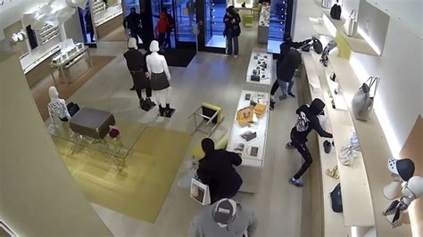 chicago robbery louis vuitton|Louis Vuitton Chicago news.